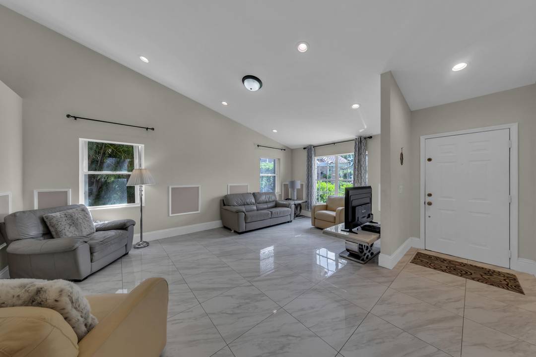 This beautifully updated 3 bedroom 2 bath home with a den is perfectly situated on the golf course in a quiet cul de sac, offering both privacy and scenic views ...