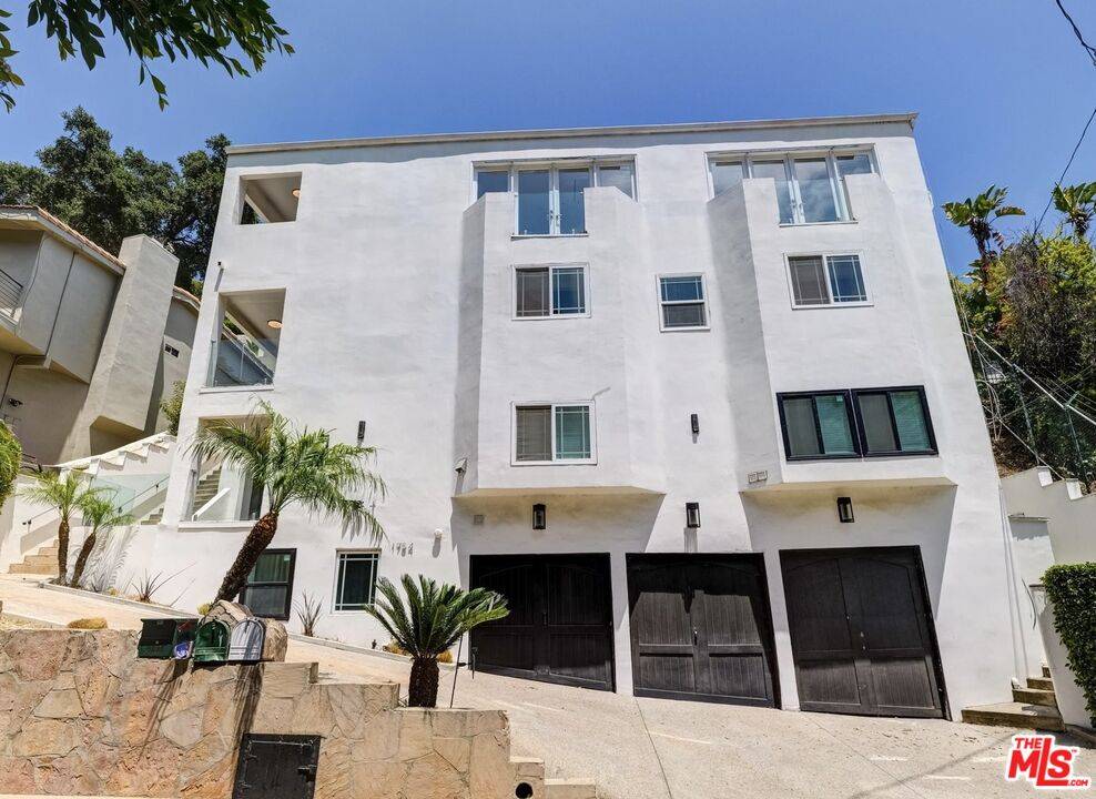1754   Franklin Canyon Dr 8BR Beverly Hills Post Office | B.H.P.O. La