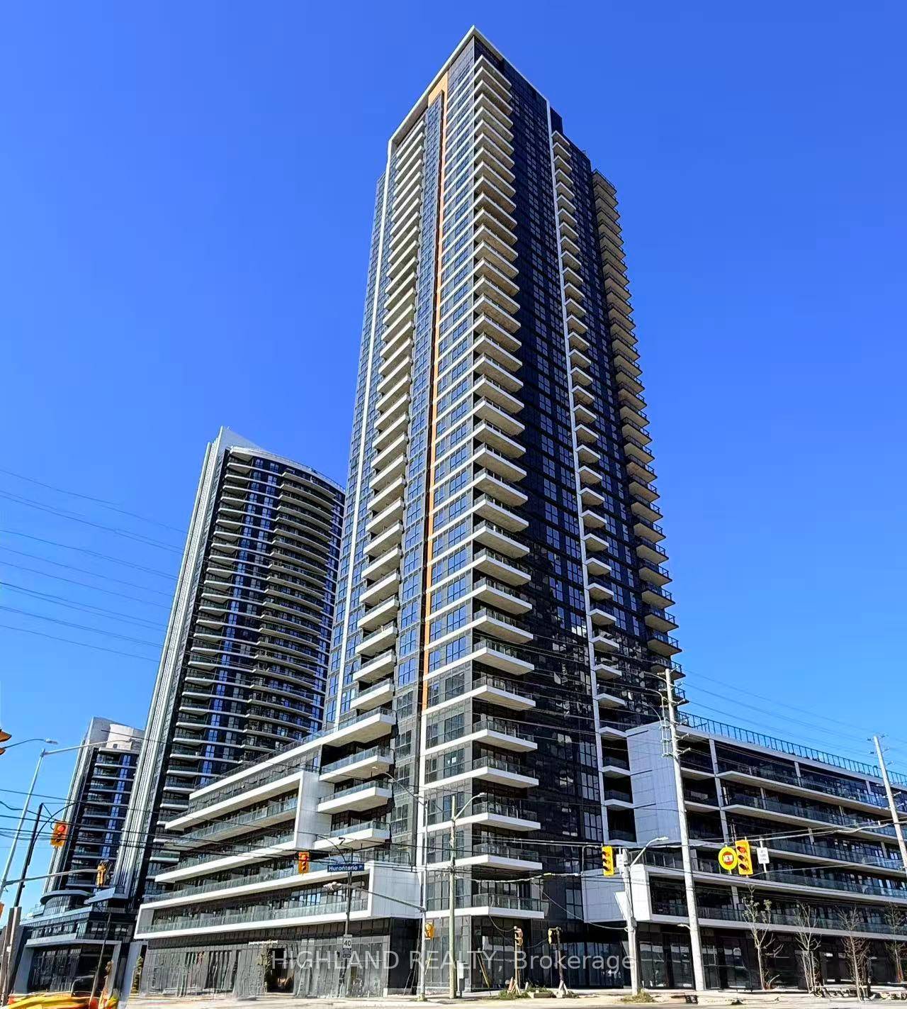 Welcome to your modern urban retreat in the heart of Mississauga !