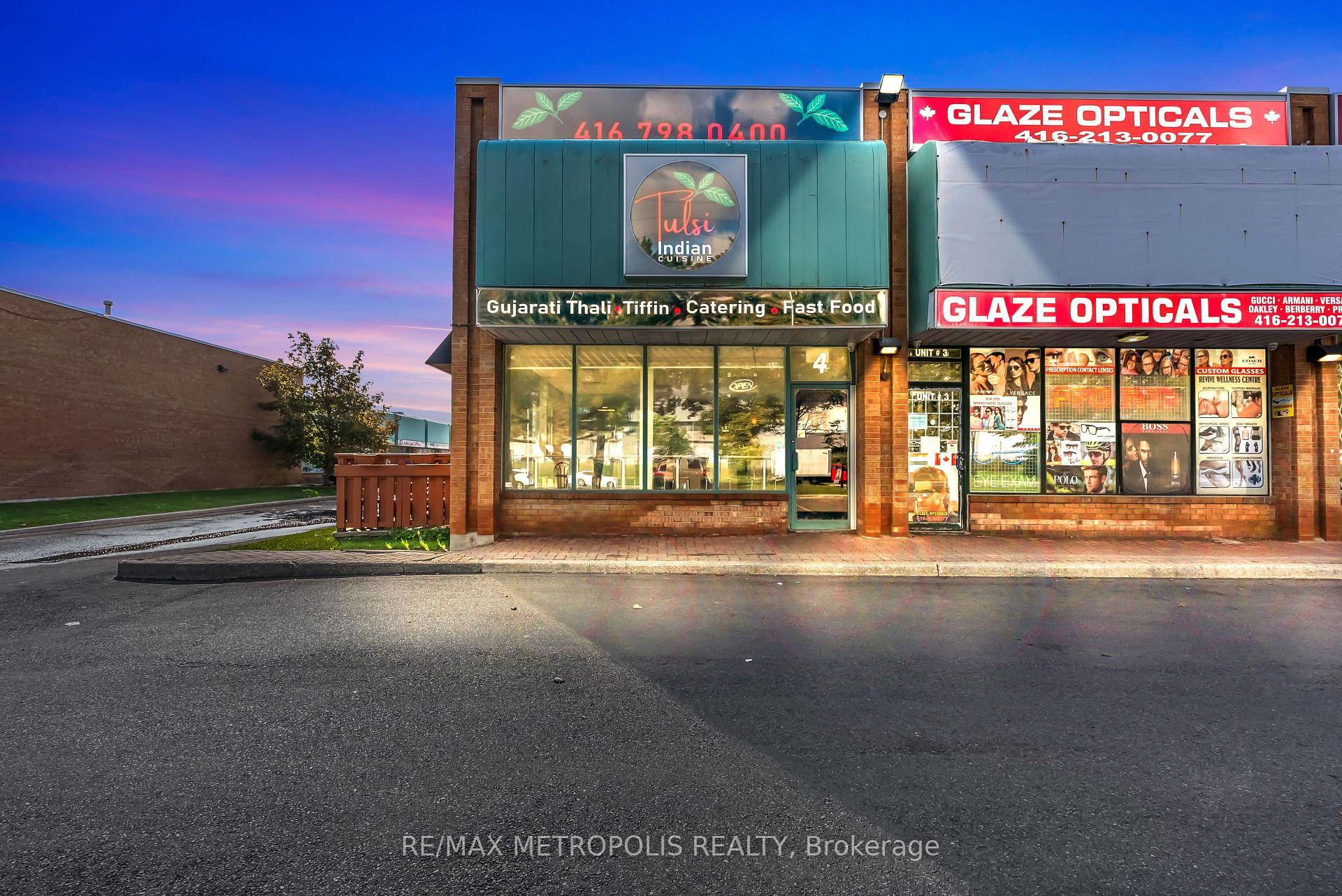 Turnkey restaurant opportunity in prime Etobicoke location.