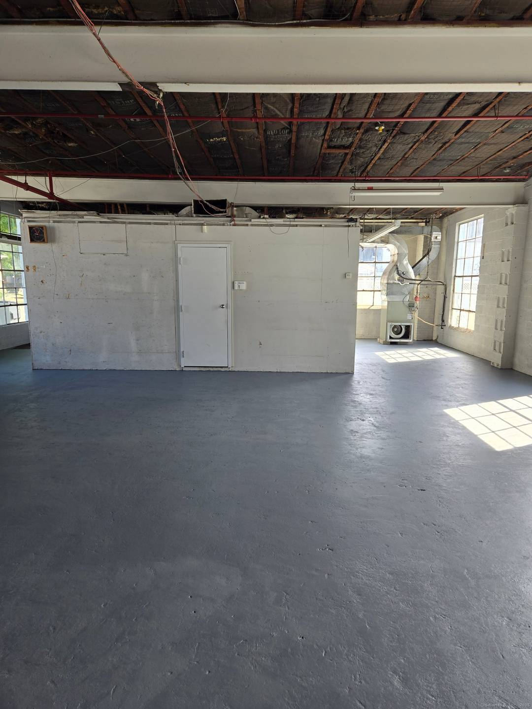 SALE PRICE 950, 00 CAP 4.