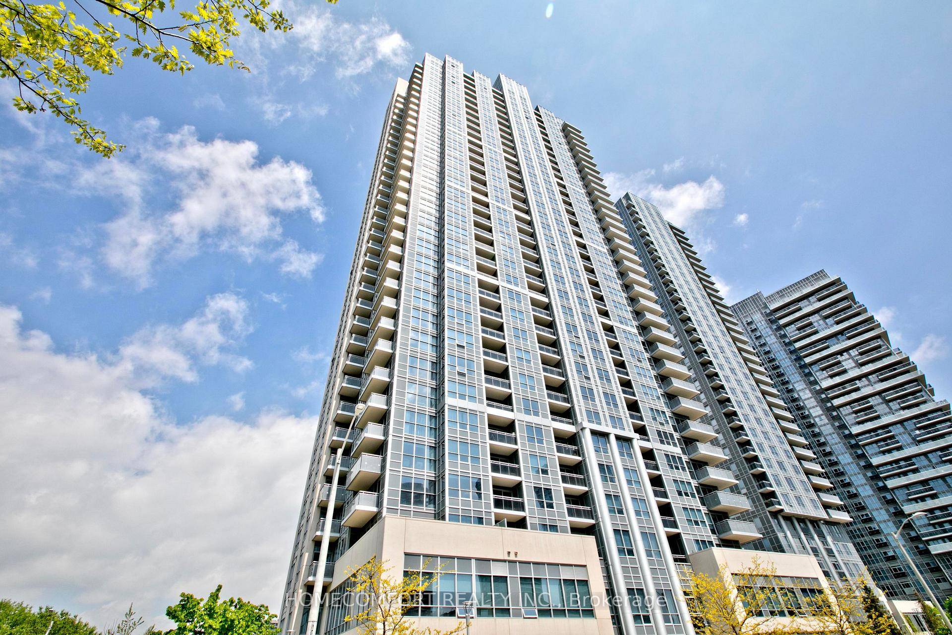 Tridel Prestigious Avani 2, Stunning amp ; Spacious 1 Bedroom, Plus Den Unit, Open Concept Kitchen w Quartz Countertop, Ensuit Stckable laundry pair.