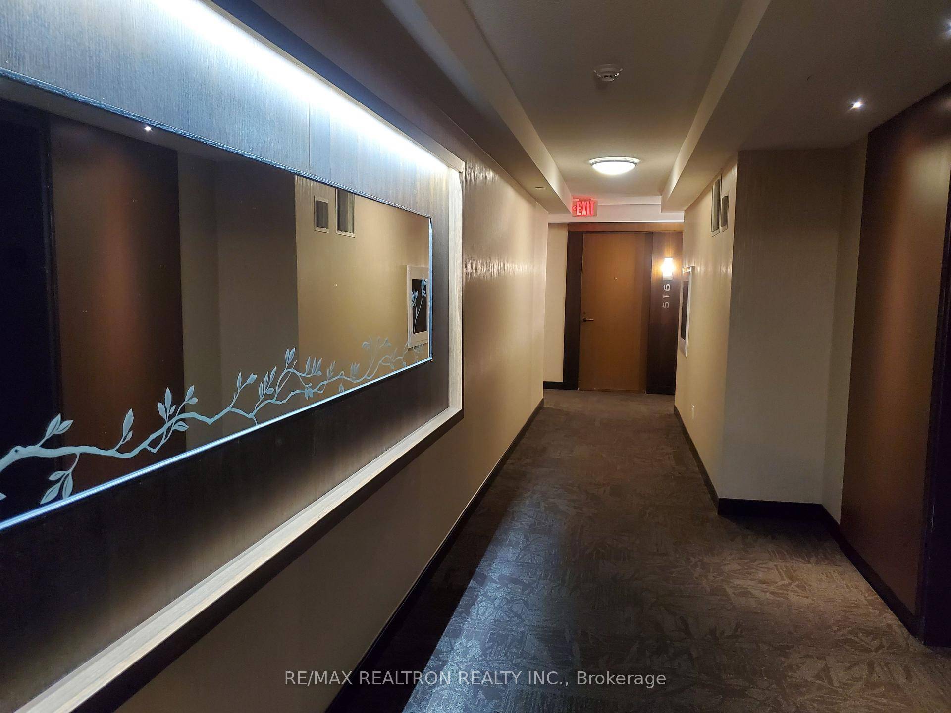Luxurious River Park At Uptown Markham, 1 Bedroom Den Unit, Bright amp ; Spacious, Kitchen Granite Countertop, Wood Floors.