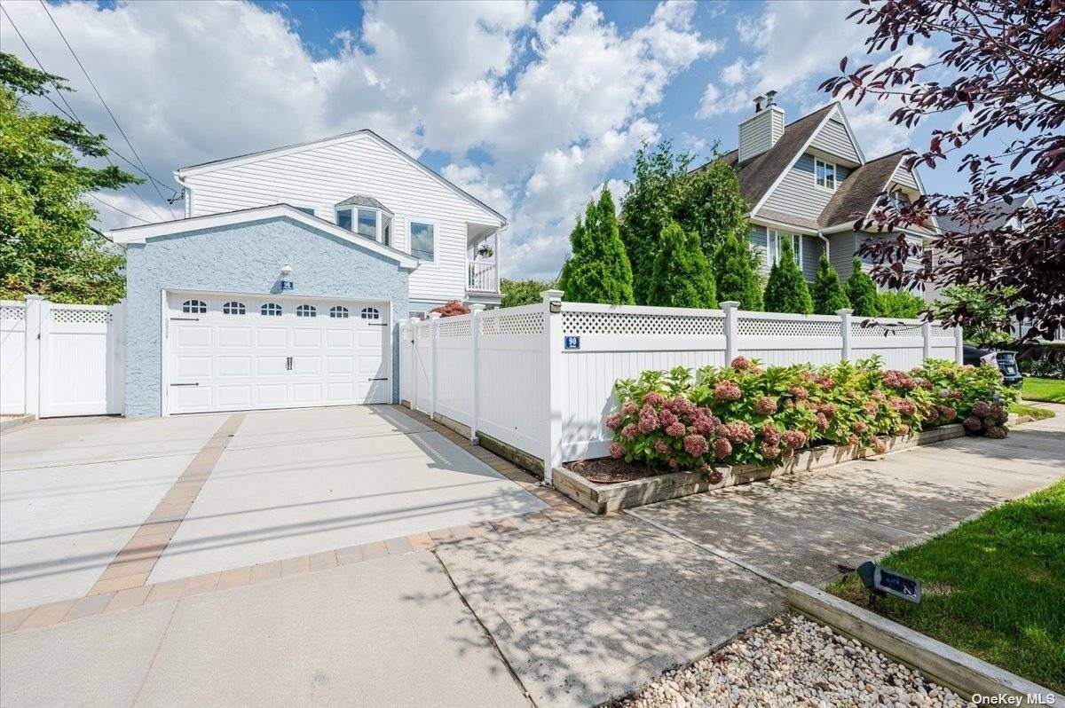 Welcome to your dream coastal retreat !