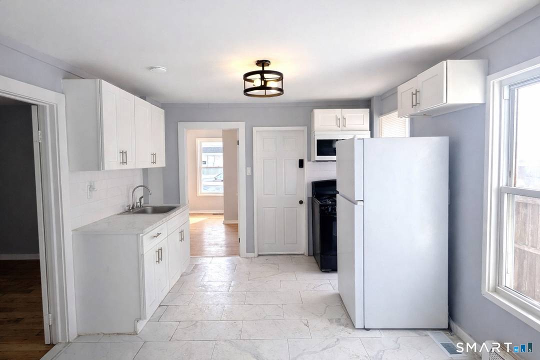 Completely renovated and move in ready, 35 Saltonstall is a standout multi family opportunity in a convenient New Haven location.