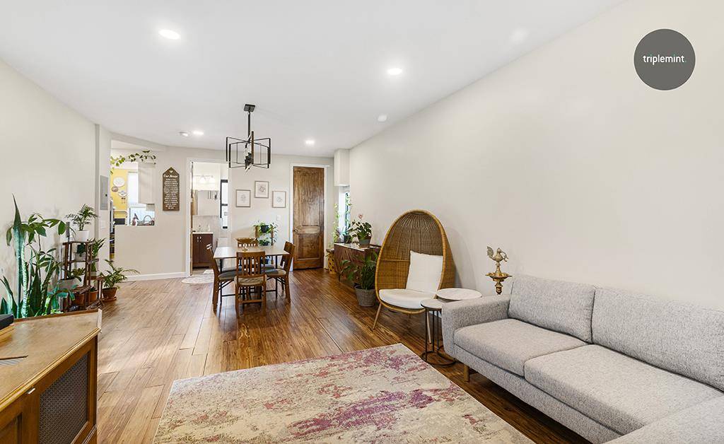 Welcome to this beautifully renovated 3 bedroom, 1.