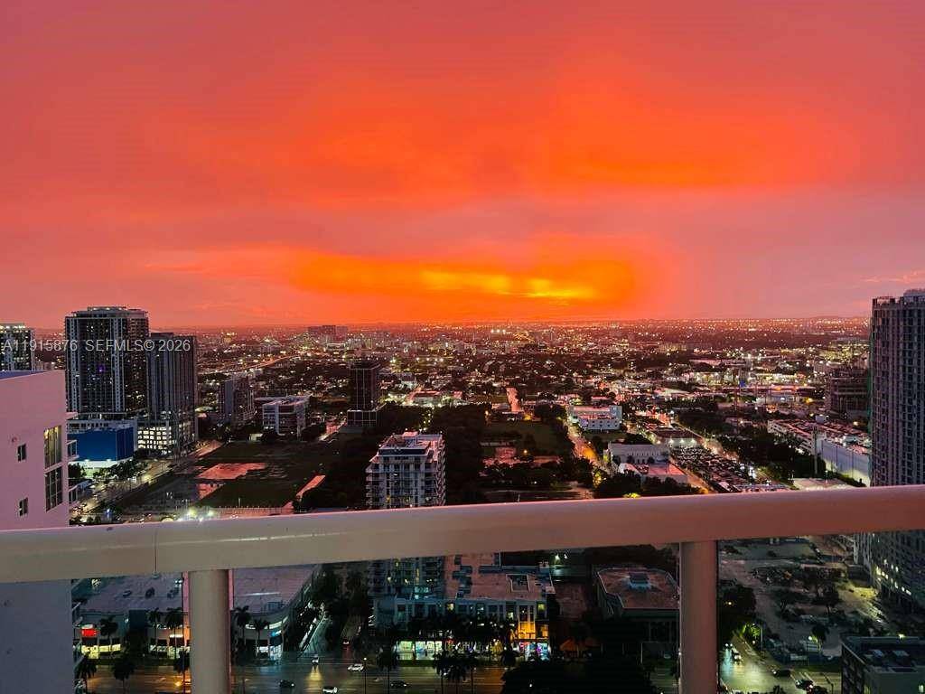 Welcome to 1800 Club 4106 one of the highest floor 1 bedrooms available at 1800 Club, perched on the 41st floor with sweeping west facing views of Wynwood, Downtown Miami, ...