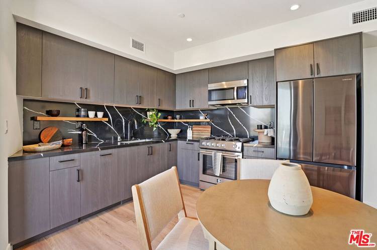 1110 S Spaulding Ave 3BR La