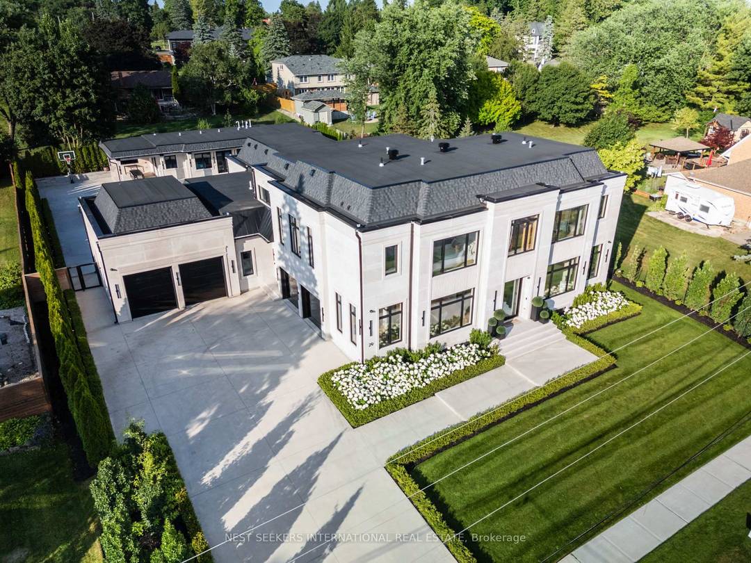 An extraordinary residence where timeless contemporary design meets uncompromising craftsmanship.