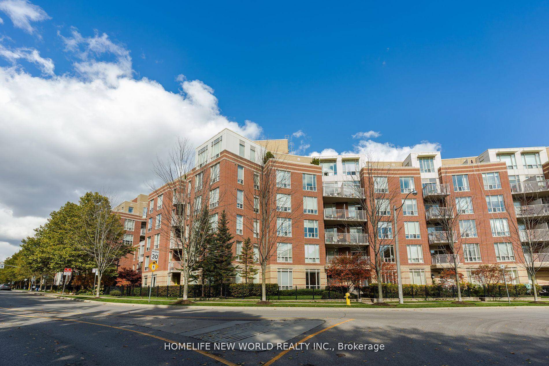 Fully Furnished Beautiful 2 Bedroom Den, 2 Bath Condo W Sought After South West Exposure To Courtyard amp ; Lawrence Park Collegiate.