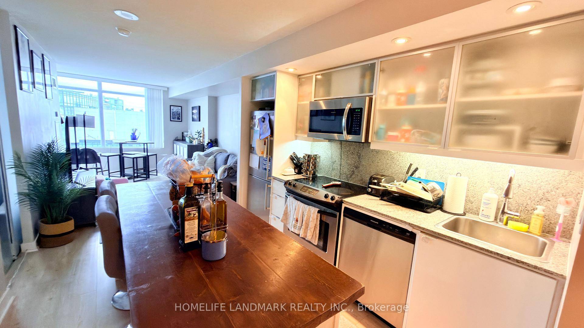 High Floor South West Facing With Nice Lake and City View 1 Bedroom Den at Montage LE Building, Express Elevators to High Floor !