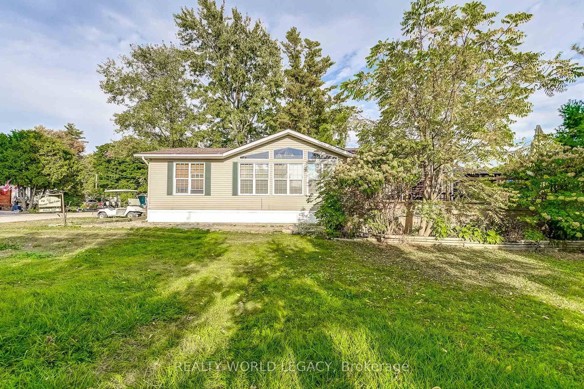 Experience the excellent craftmanship, reputation, and quality of this beautiful Northlander CSA A277 Manufactured 50 x 26 ; Modular Home.