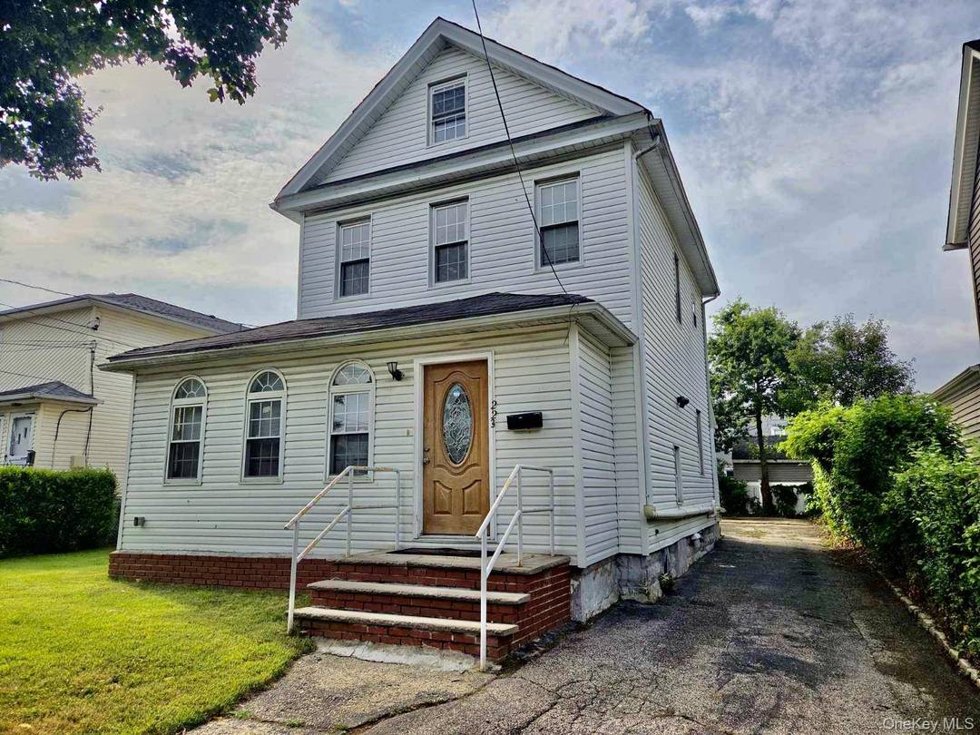 Multi Generations Perfect for an extended family, with finished loft and basement for additional storage.