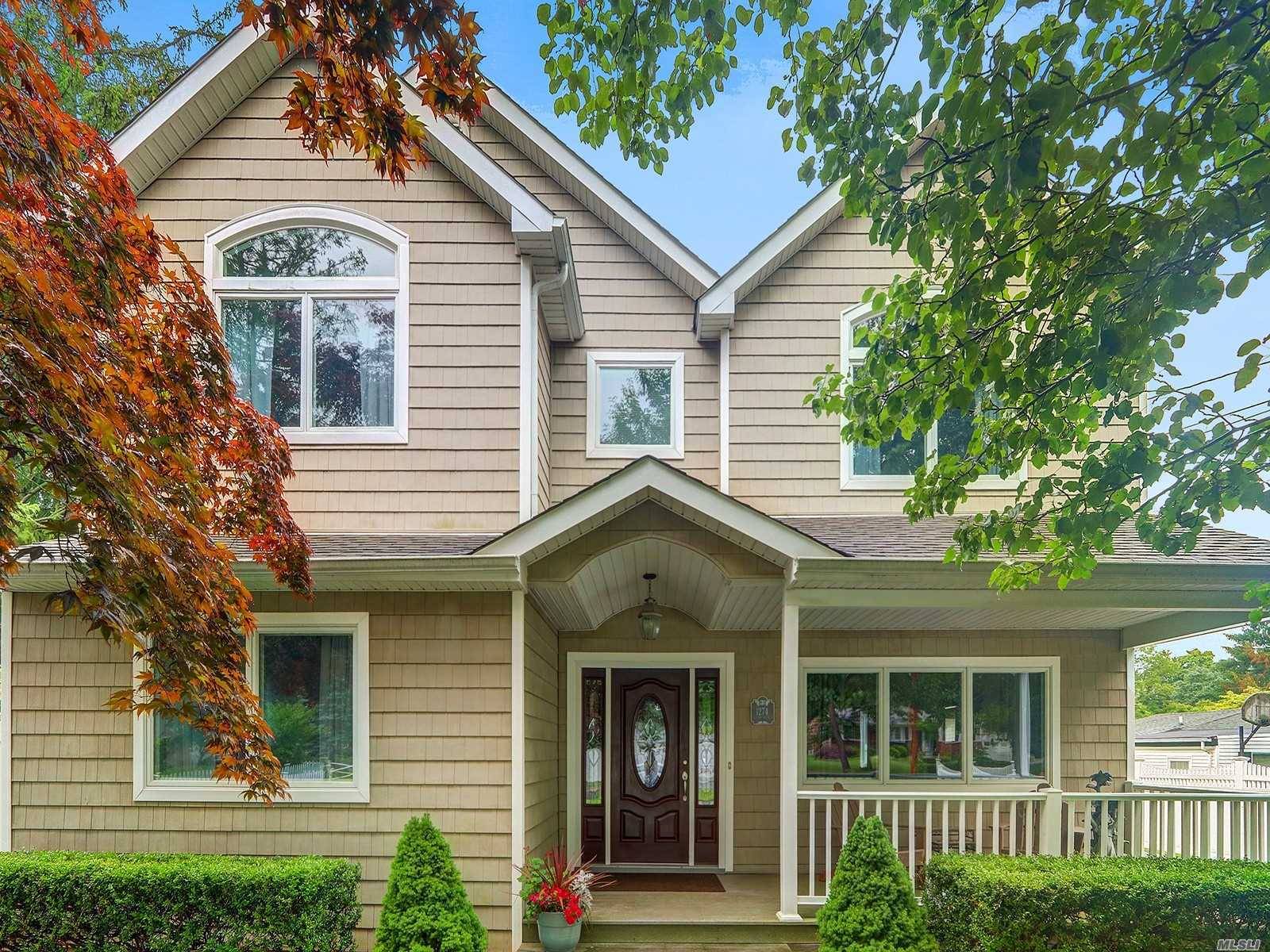 Beautiful, Stunning, Gorgeous almost 3, 000 sq.