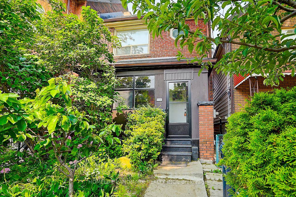 This Cozy Home blends artistic heritage with modern living in Torontos most sought after neighborhood.