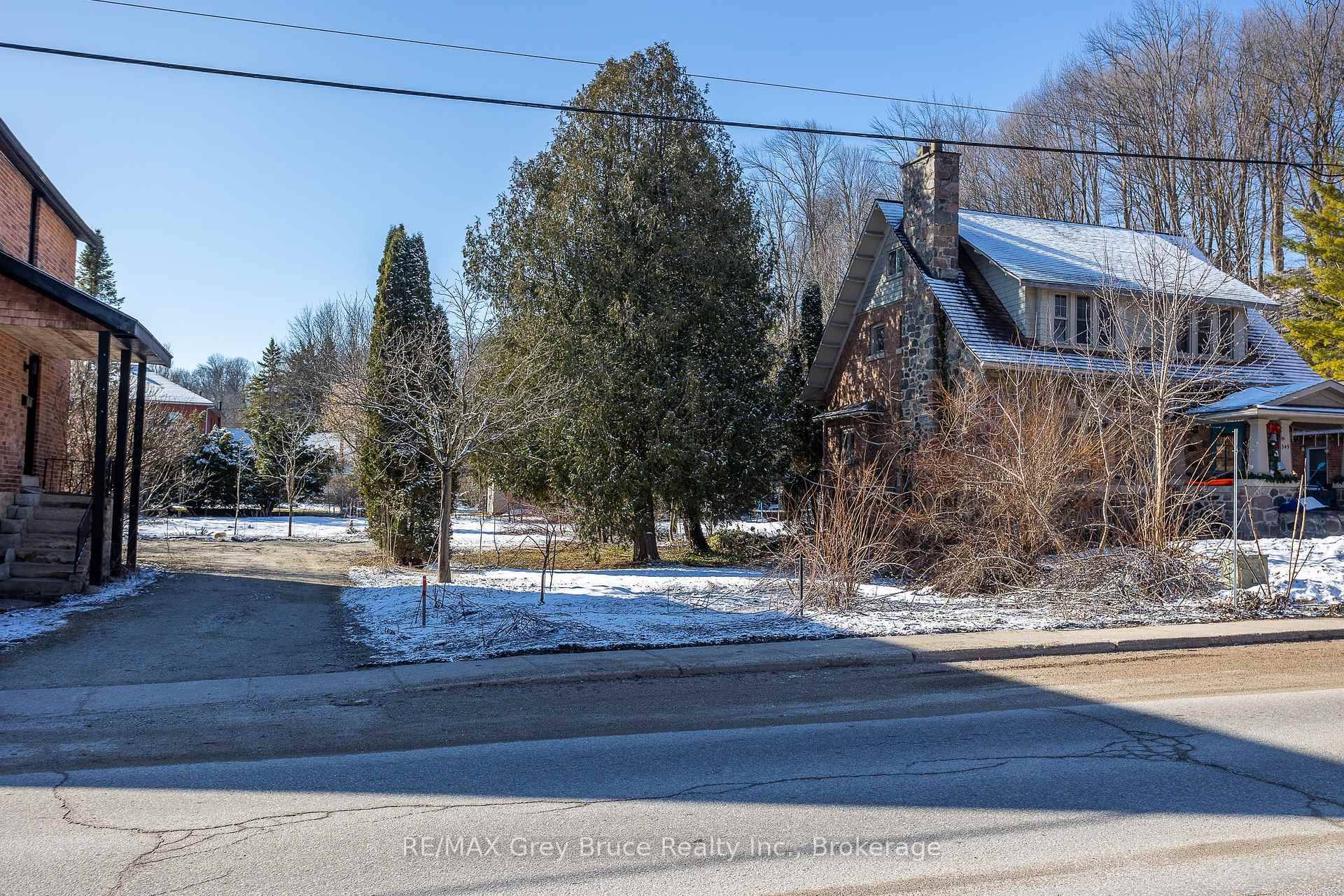 Rare downtown Owen Sound building lot located just outside of the city centre.