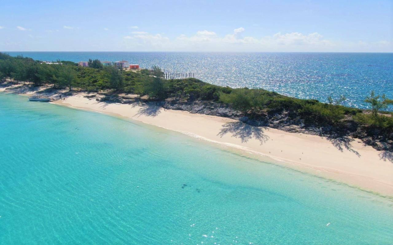 3.6 ACRES ROSE ISLAND Land New-Providence