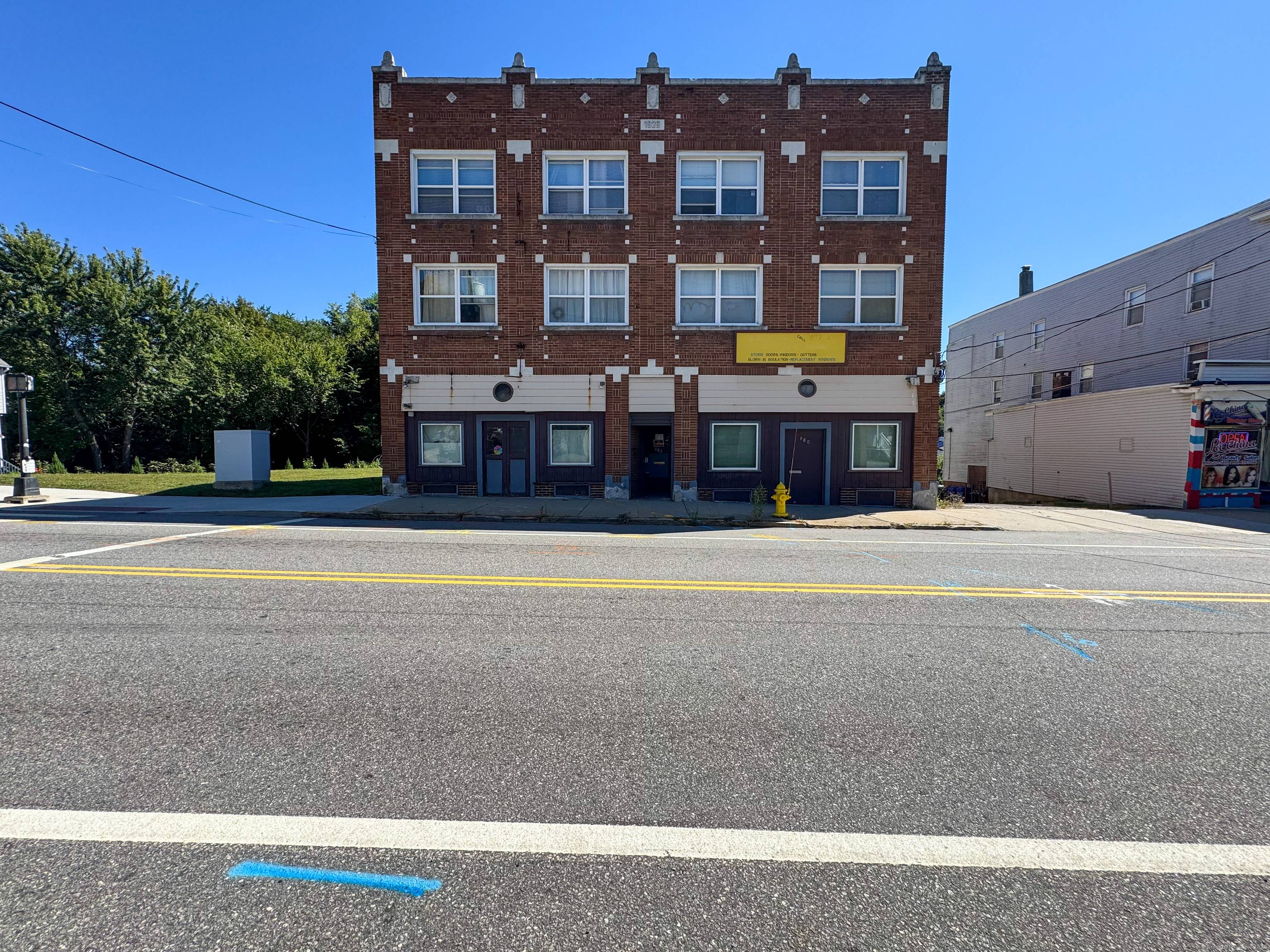 Welcome to 482 Main ST in Torrington CT.