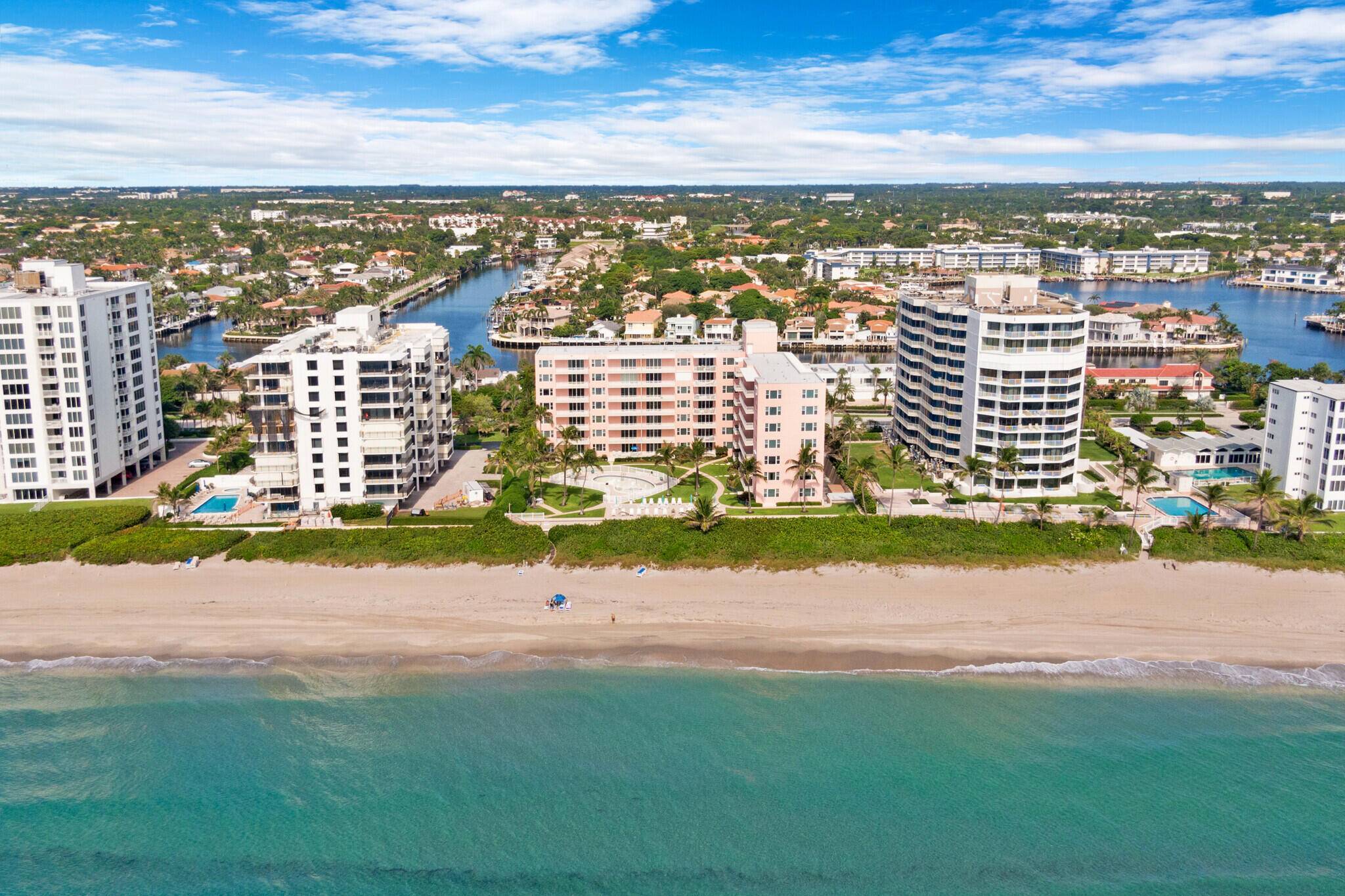 Desirable Oceanfront 1 1 condo with direct ocean views !
