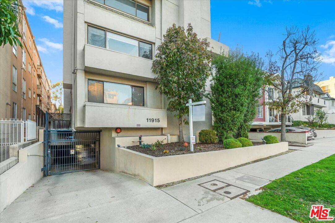 11915   Gorham Ave 2.0 Brentwood LA