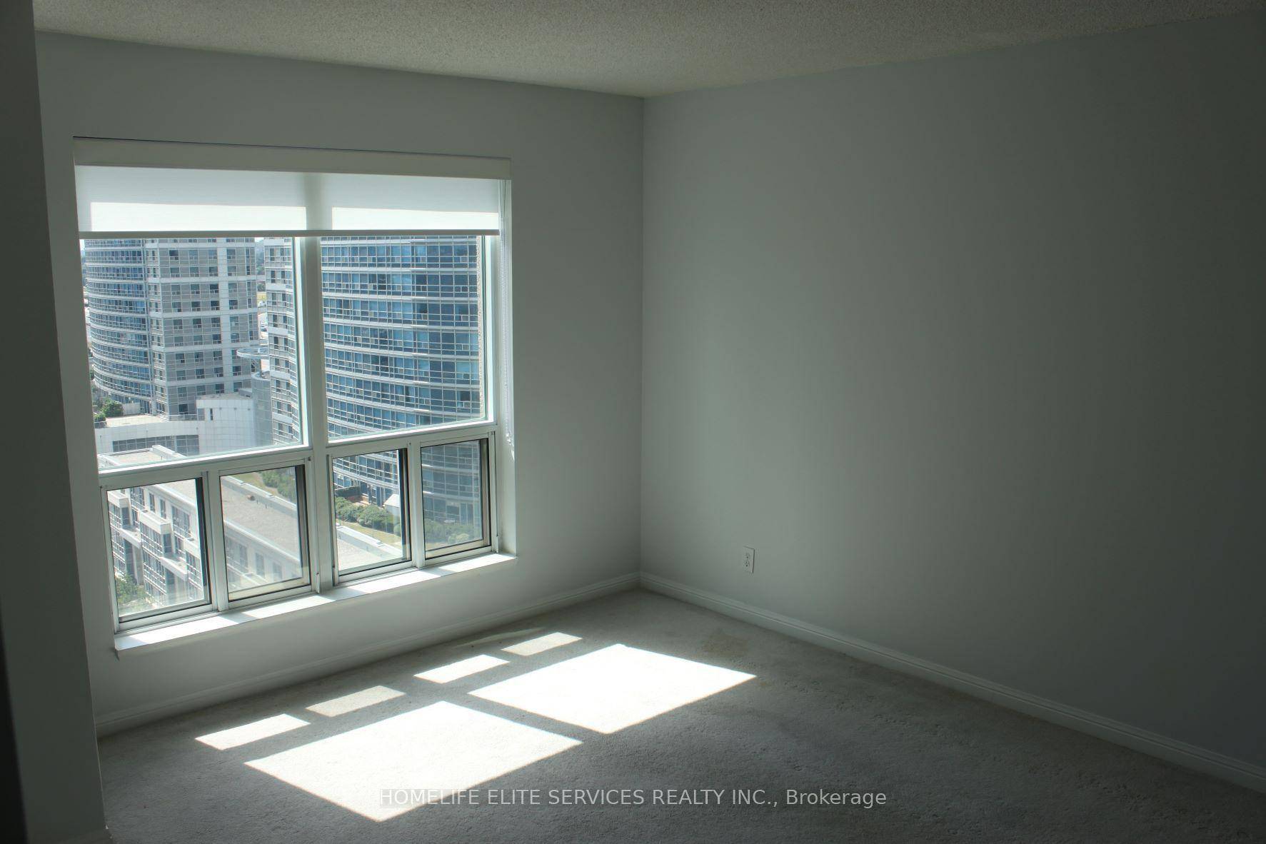 Luxury Condo To Scarborough Town Centre Mall, 401, Centennial College, TTC At Door, Walk To Grocery, Great Facilities And Spacious Unit.