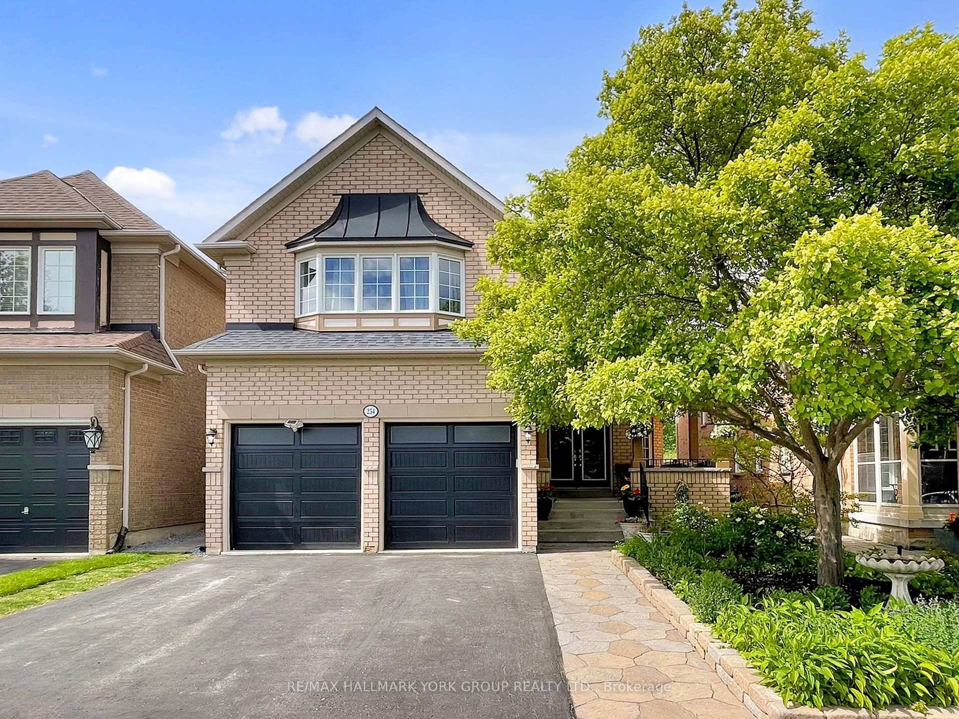 Beautiful 3, 489 square foot, two story, five bedroom Tribute home, in the heart of Richmond Hill's prestigious Jefferson Forest community is a rare find.