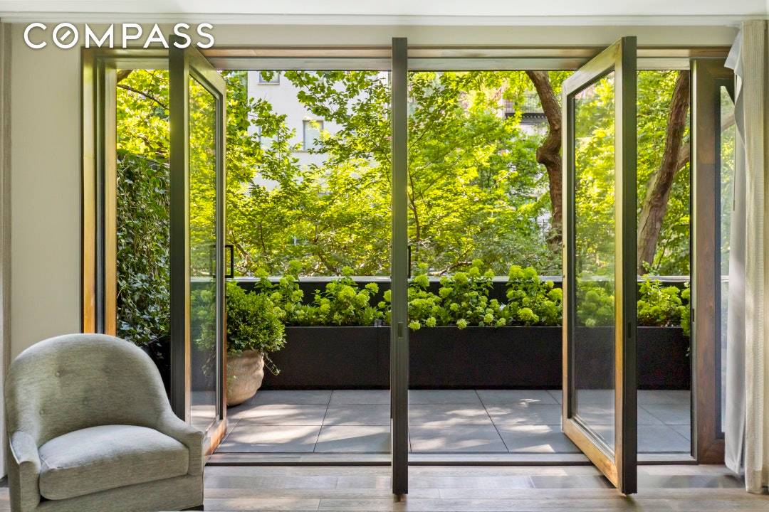 MOVE IN READY AND FULLY FURNISHED This beautifully renovated, 21 foot wide, 5, 000 square foot home features glorious gardens designed by the renowned landscape architects at Harrison Green and ...