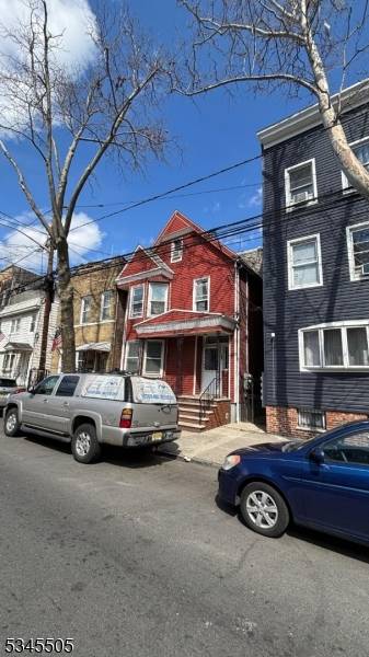 This home is located in the heart of Ironbound Section walking distance to supermarkets, schools and everything you need to a convenient lifestyle.
