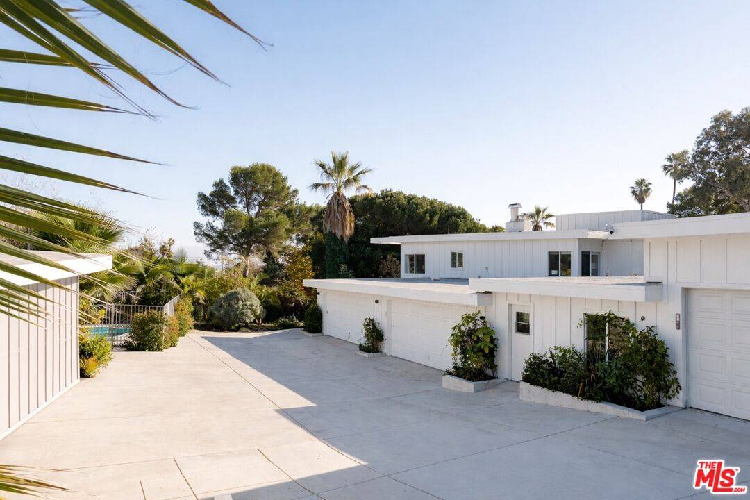 6465 Sycamore Meadows Dr 2BR Malibu La