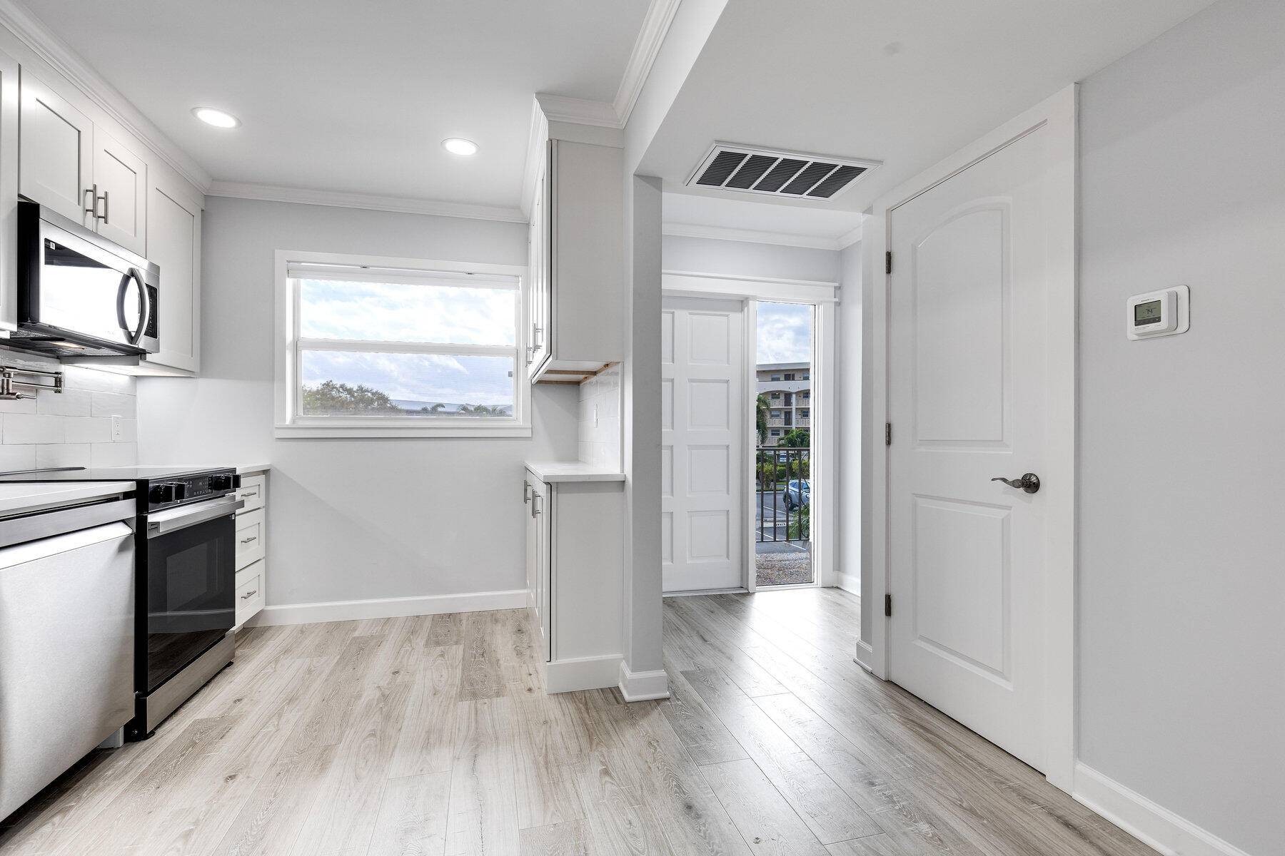 Breathtaking Intracoastal views !