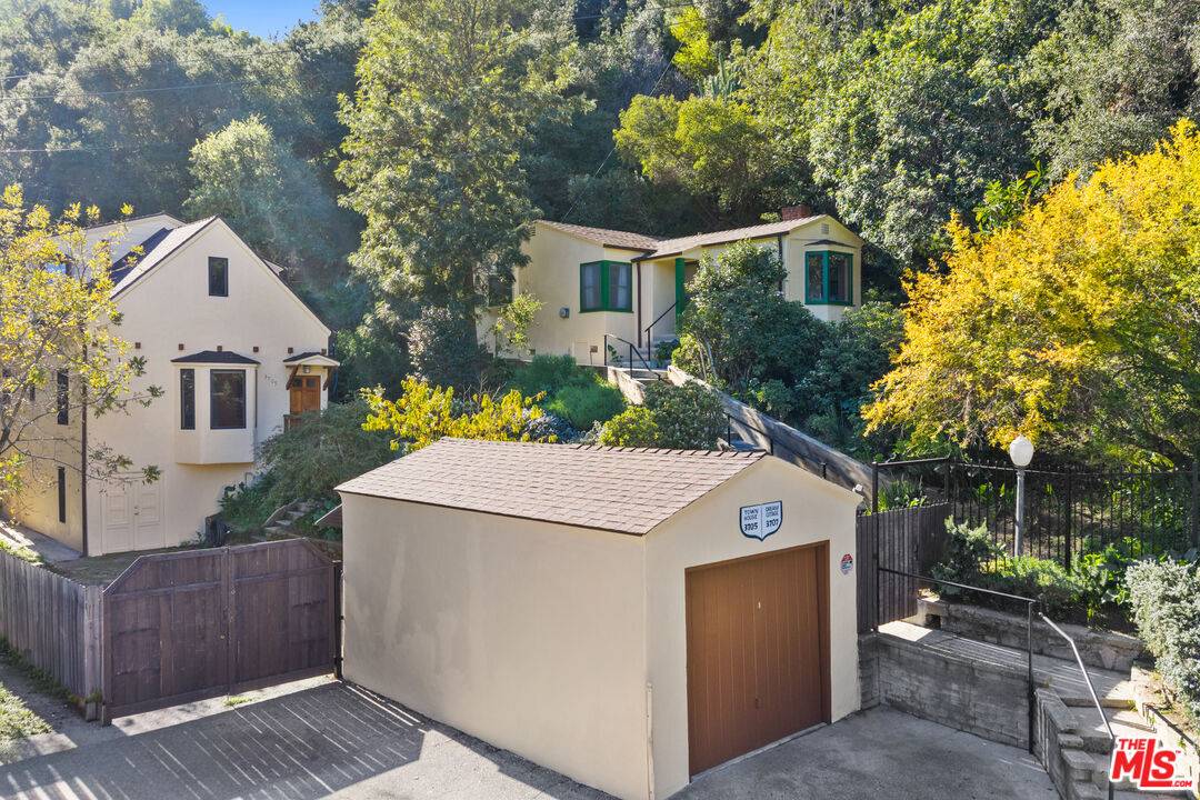 3705 Fredonia Dr 2BR Hollywood Hills East La