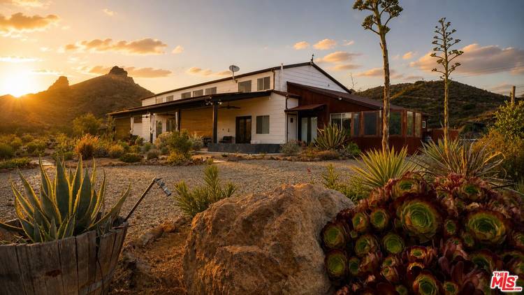 32194   Mulholland Hwy 3BR Malibu La