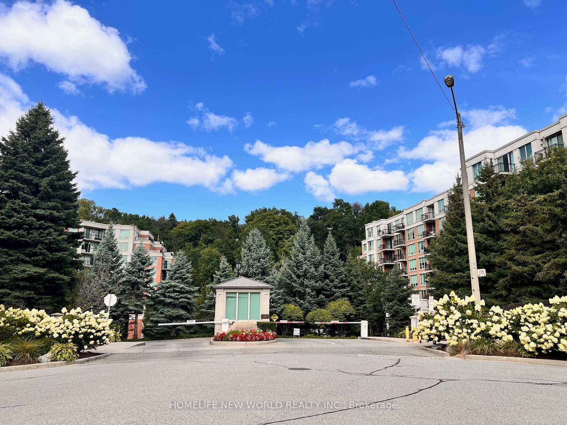 Immaculately Maintained 1 1 Suite Executive Living.