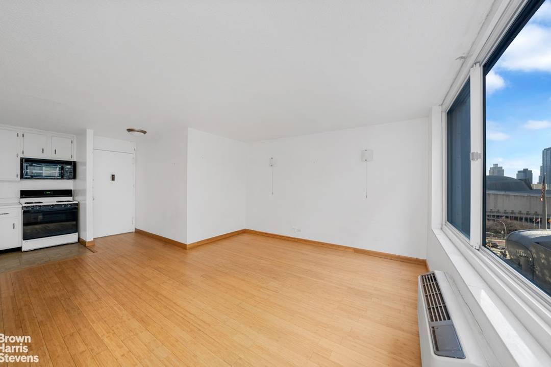 7B at 333 East 45th Street, is located in the vibrant Turtle Bay Midtown East neighborhood.