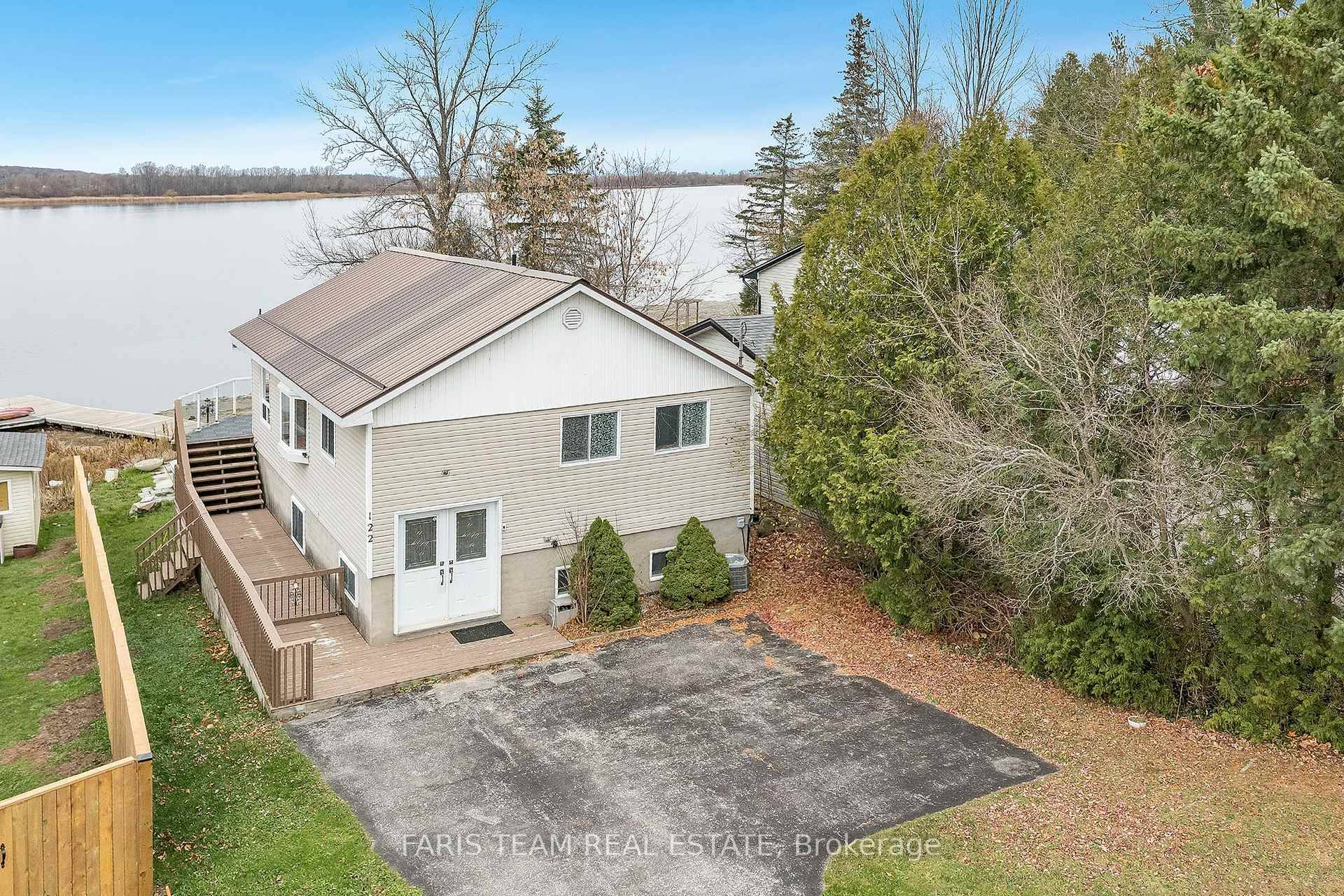 Top 5 Reasons You Will Love This Home 1 Stunning panoramic views of peaceful Hogg Bay await a fishing enthusiast and those seeking direct access to Georgian Bay in this ...