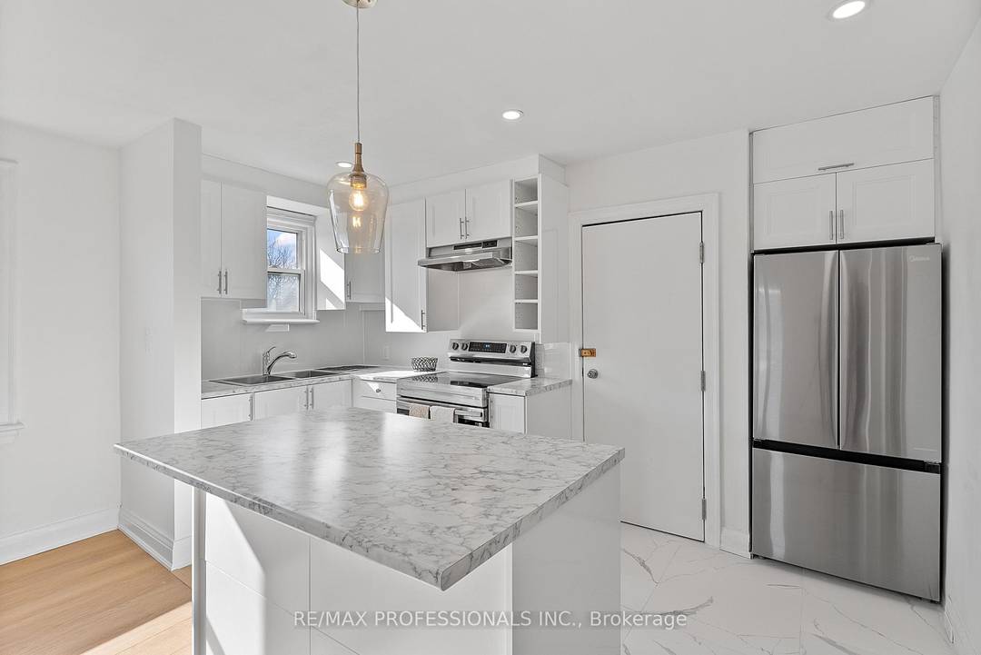 Welcome to 308 Jane Street Upper Level, a freshly painted and newly renovated unit in a well maintained, purpose built duplex located in the heart of Baby Point Gates Upper ...