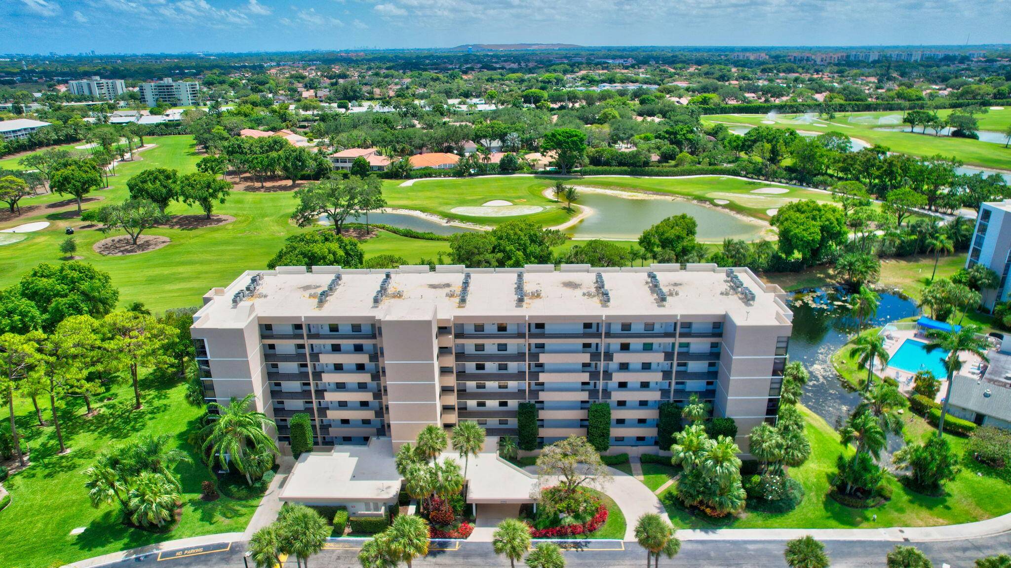 Welcome to this beautiful lakefront condo in Club Royale located in the highly desirable Boca Del Mar neighborhood.