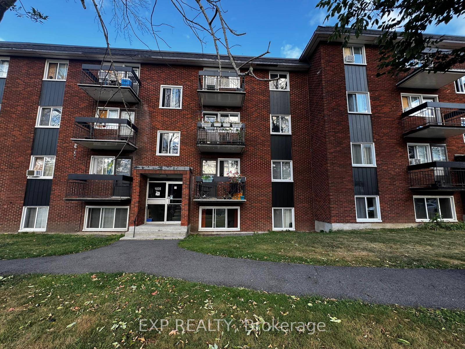 Welcome to this bright 2 bedroom condo offering easy, ground level access perfect for those seeking both comfort and practicality.