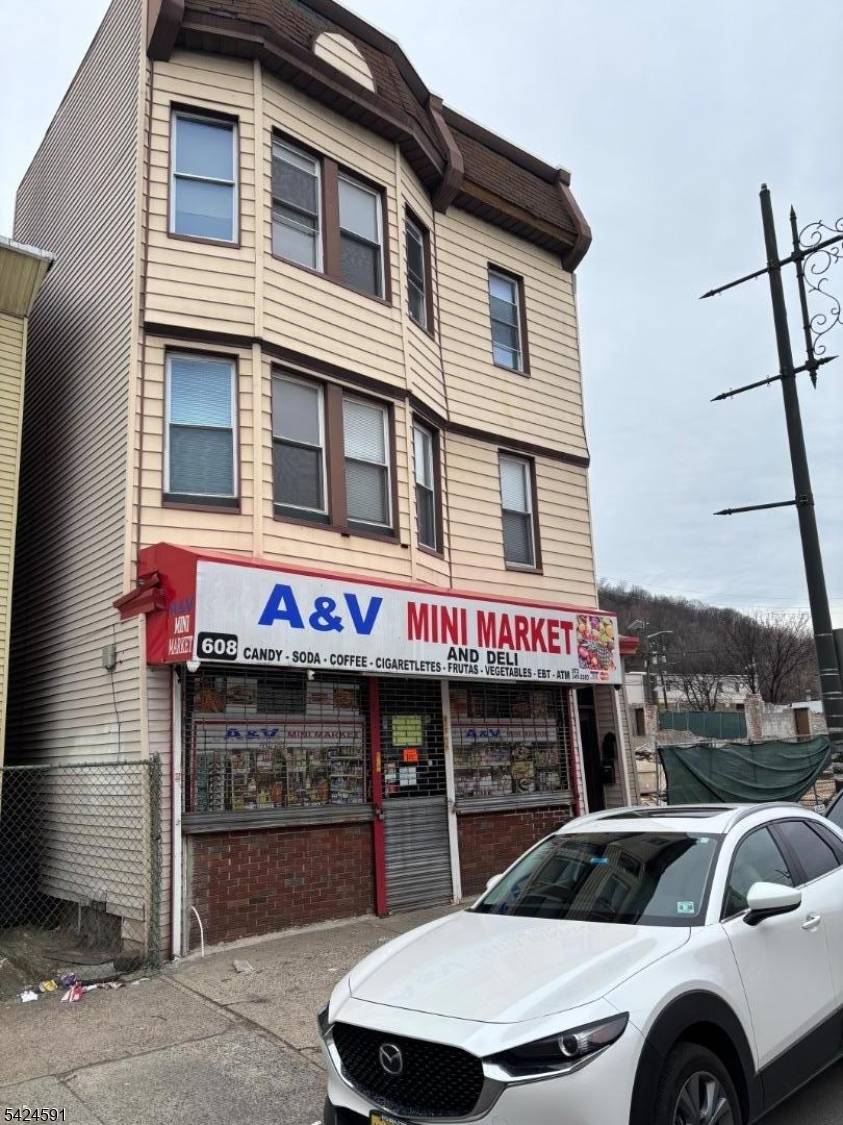 Great opportunity for investors with this mixed use property in Paterson.