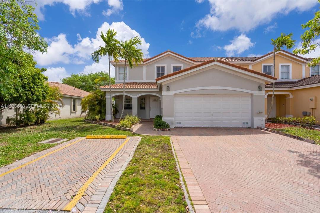 Lake Front Townhouse with plenty of living space.