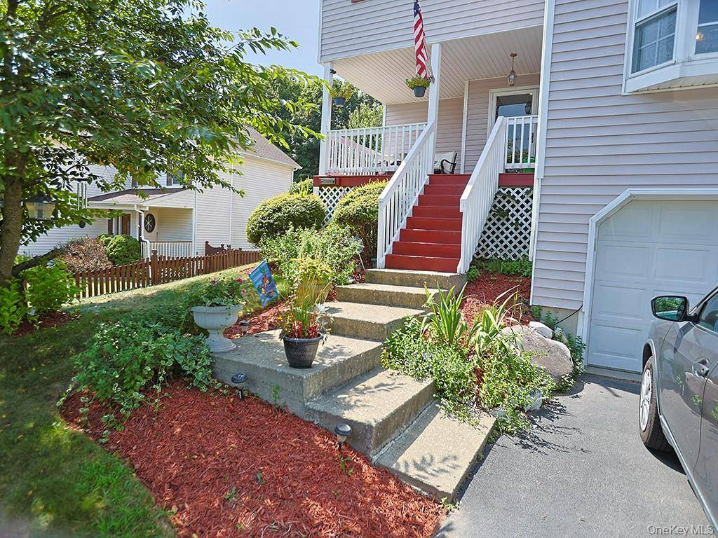 Set in a desirable Harriman neighborhood, this 4 bedroom, 2.