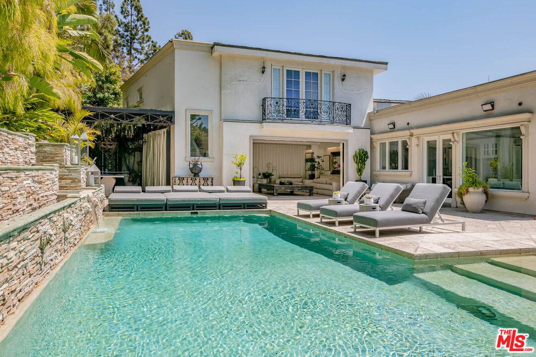 727  N ALTA DR Beverly Hills Flats LA