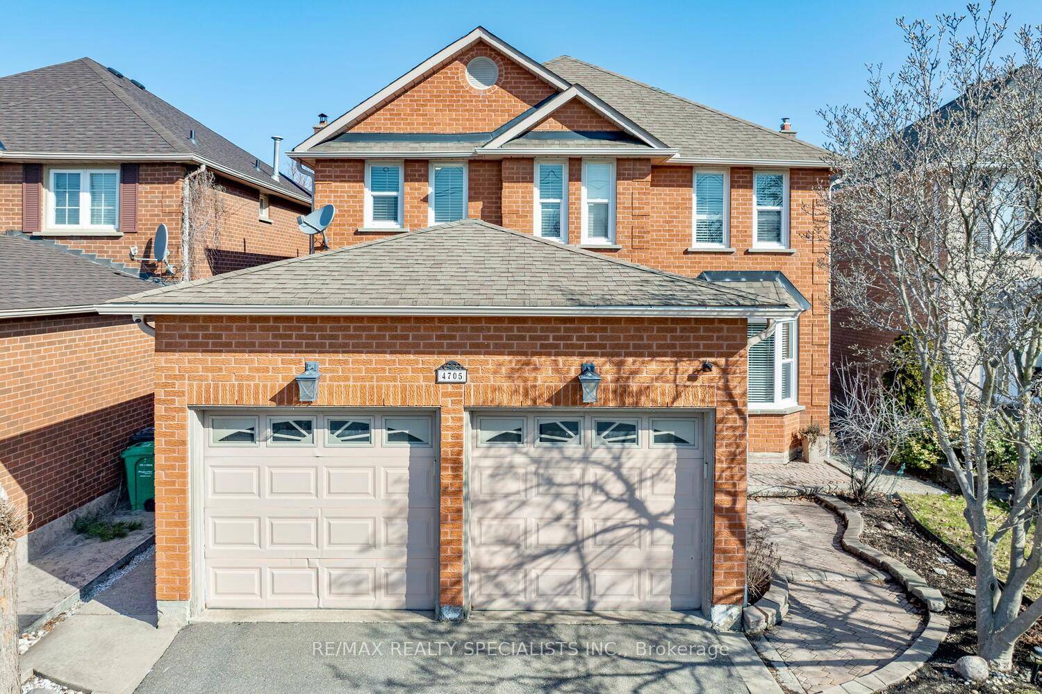 Absolutely gorgeous 4 bedroom 5 bathroom home with just over 2500 square feet plus finished basement with over 100, 000 spent on recent renovations and located in the sought after ...