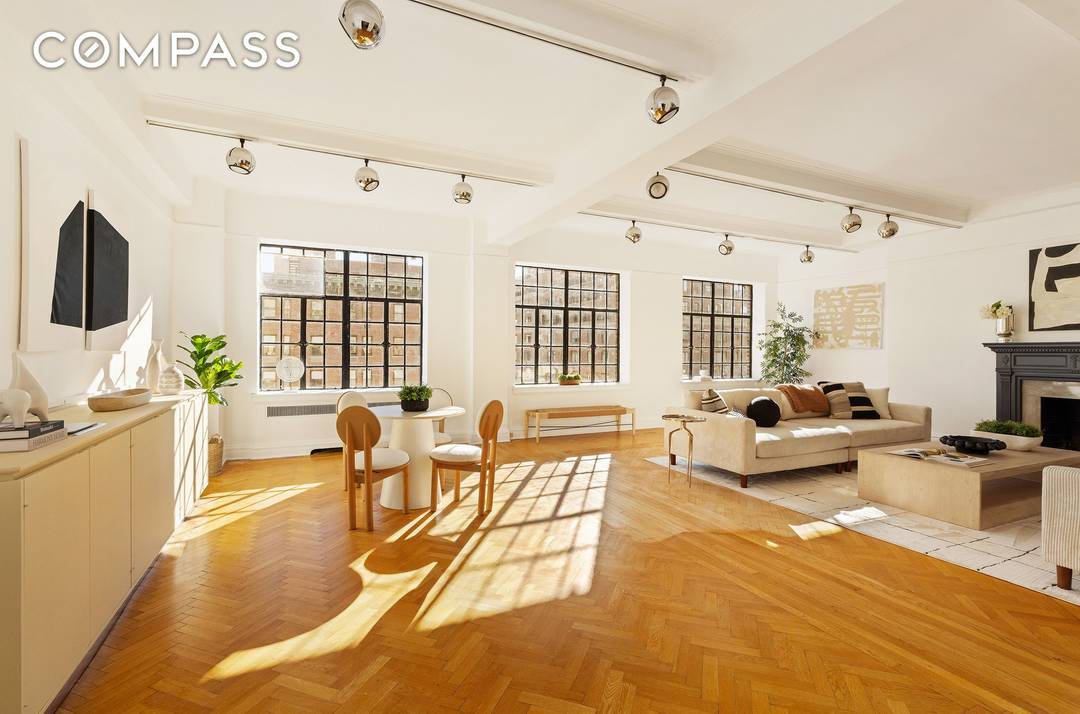 Very bright, high floor, rare opportunity to renovate a flexible, spacious four bedroom, four bathroom home overlooking Park Avenue ; facing East, West and North.