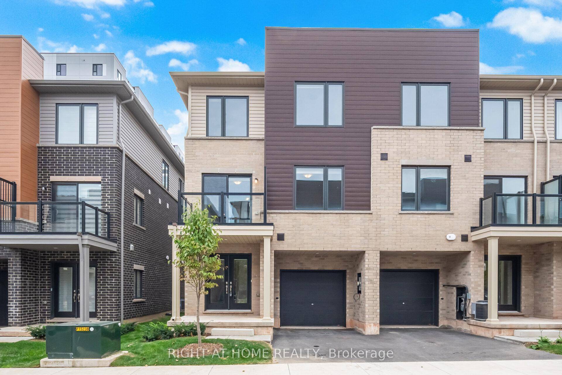 PRICED TO SELL ! Glamourous 1320 Sqft End Unit 1 Year New 3 Bedroom Den 2 Parking Townhouse with Everything You Need and in a Perfect Location with Effortless Connection ...