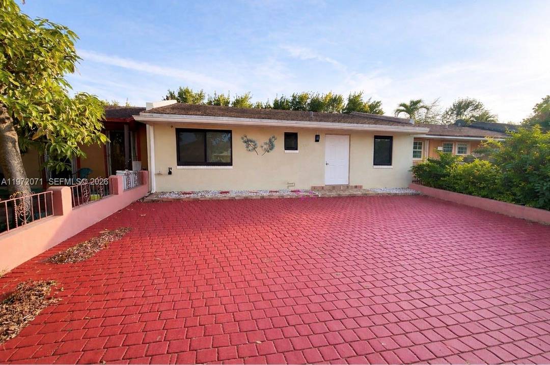 Charming townhome with no HOA and a recently replaced roof !