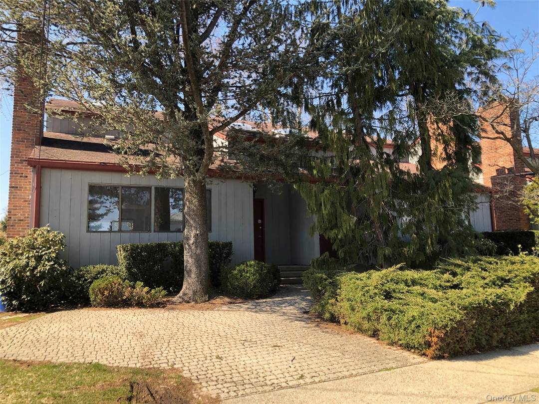 Spacious amp ; Sunny Duplex with many updated features.