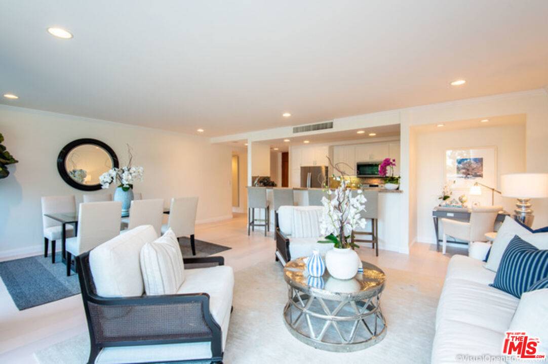 2222 AVENUE OF THE STARS 1BR Beverlywood La