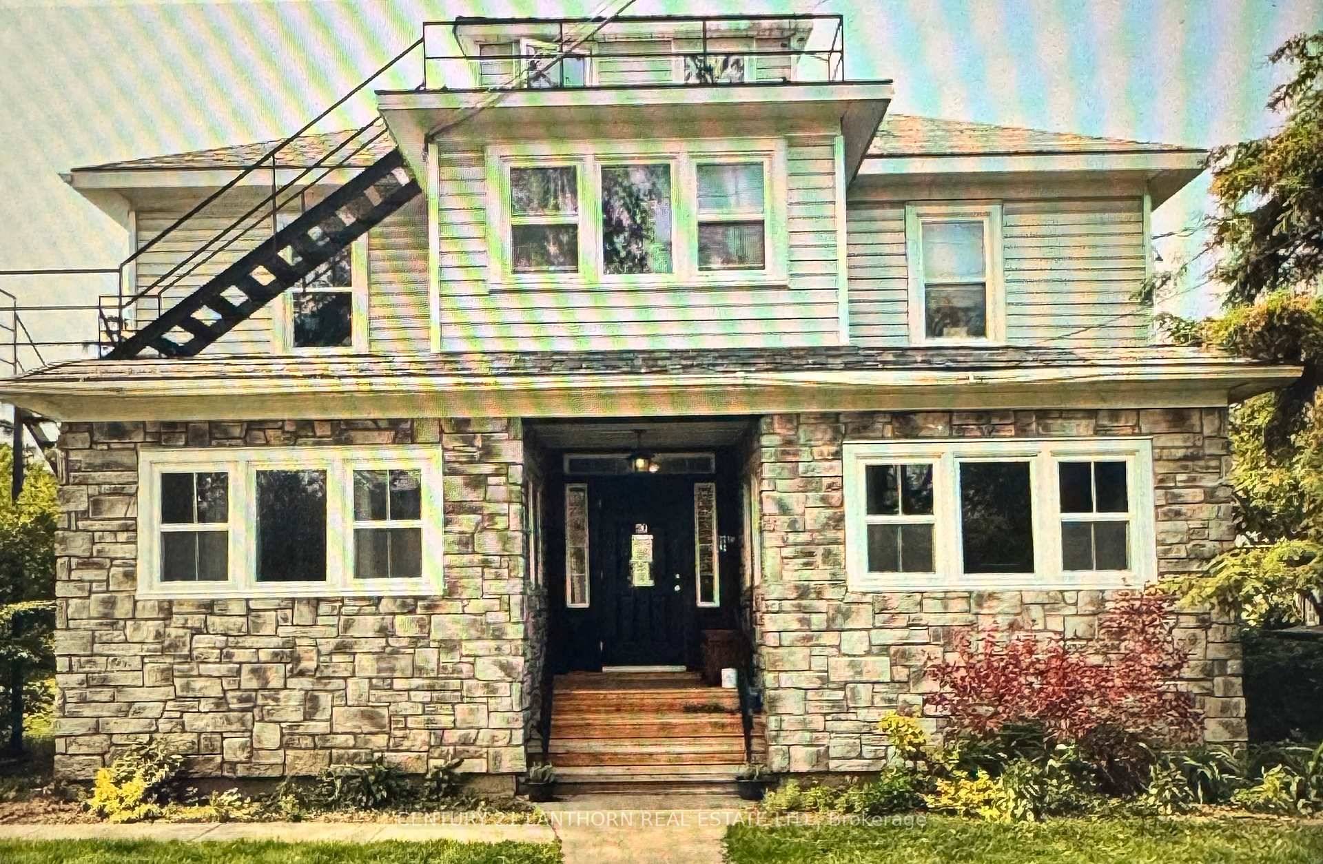 Charming and Spacious 2 Bedroom Apartment in a prime location !