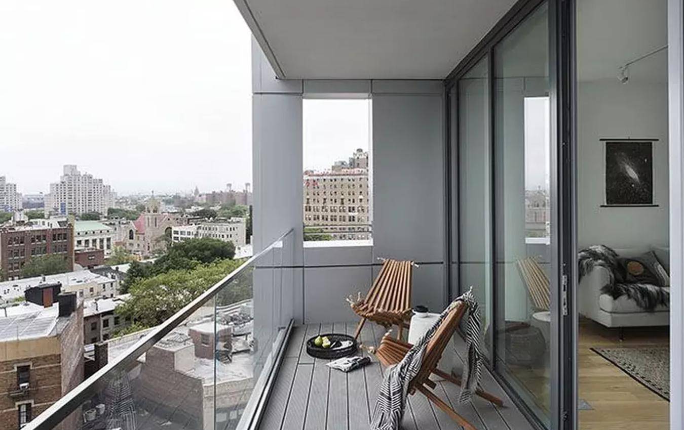 NEW TO MARKET ! ! Corner 2BR 2BA with its own private large balcony and spectacular North Western views for those amazing NY Sunsets.